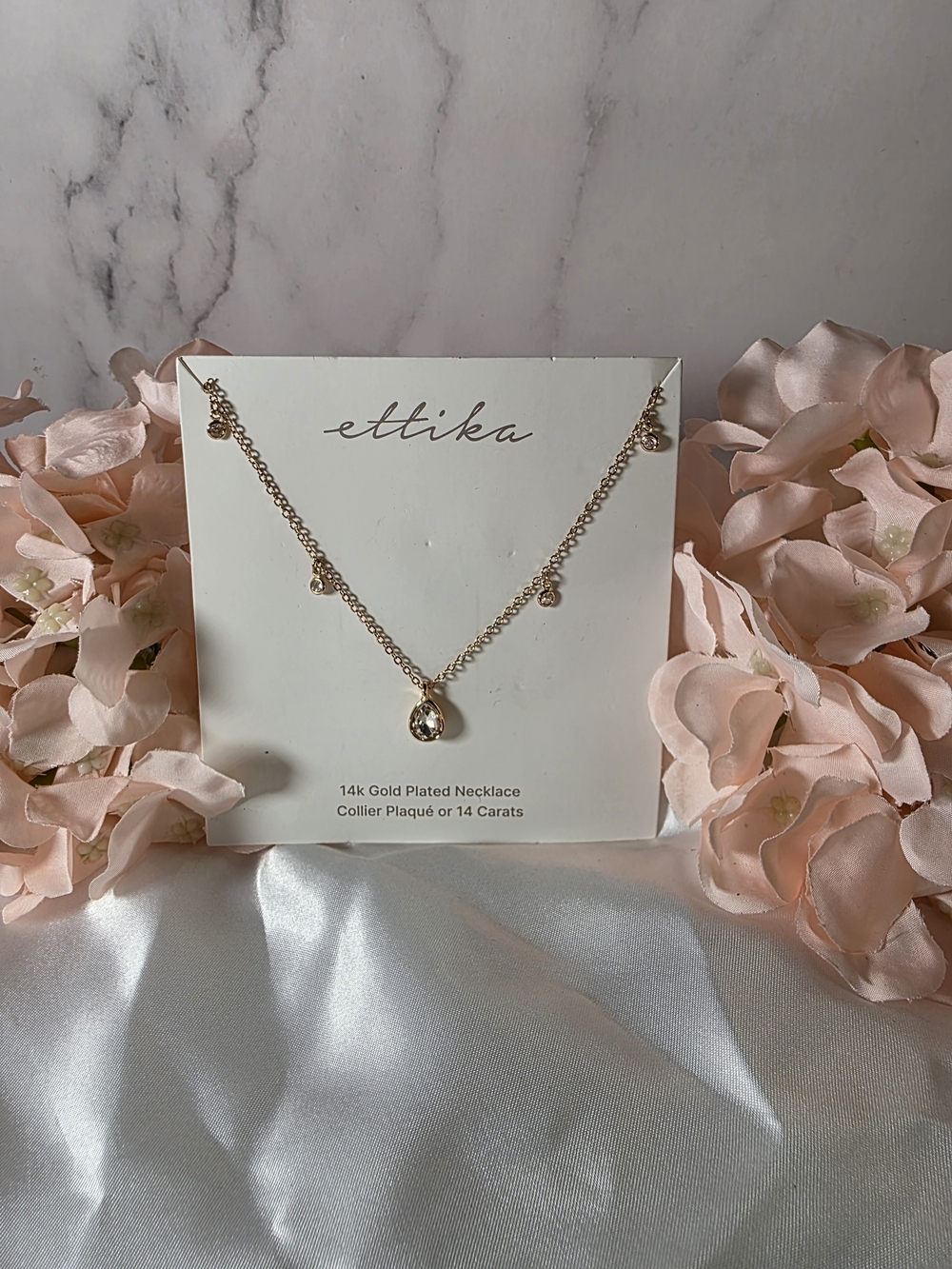 Ettika - Gold Necklace with Soft Pink Accents